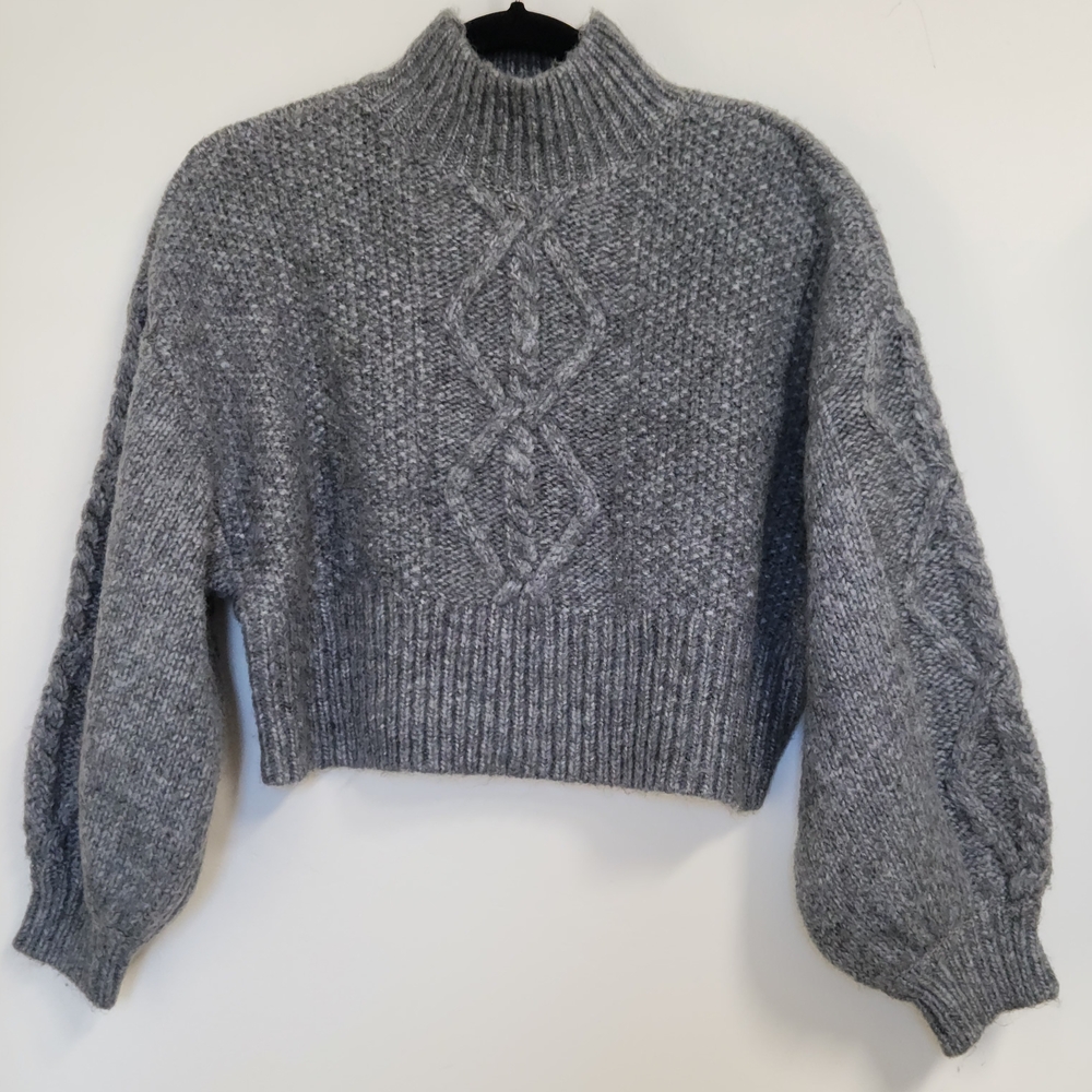 Vero Moda Oversize Gray Cowl Neck Sweater Size (S/P).       #D03